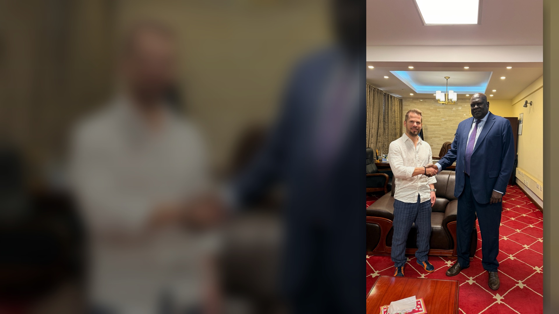Peter Sloboda počas osobného rokovania v Jube s predstaviteľom verejnej inštitúcie.